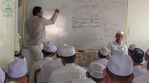 كلية الشريعة والقانون فرع المكلا ترحب بطلاب المستوى الأول للعام الجامعي 2022-2023م