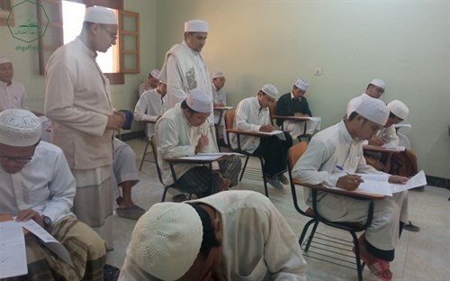 بدء الامتحانات الفصلية في كلية الشريعة والقانون للعام الجامعي ٢٠٢١- ٢٠٢٢ م