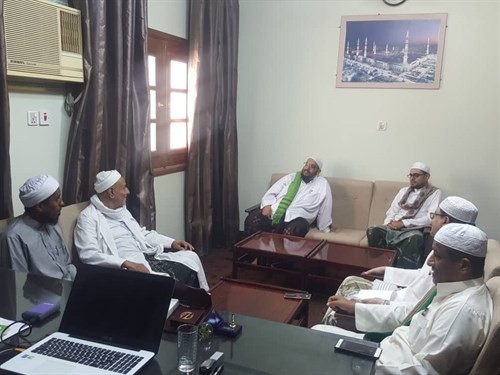 عميد كلية الشريعة والقانون يلتقي الباحث بدار الإفتاء المصرية السيد الأستاذ احمد عبدالرحمن المقدي