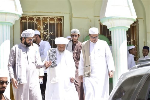 كلية الشريعة والقانون جامعة الأحقاف تستقبل مفتي الشافعية بمكة المكرمة الحبيب العلامة عمر بن حامد الجيلاني