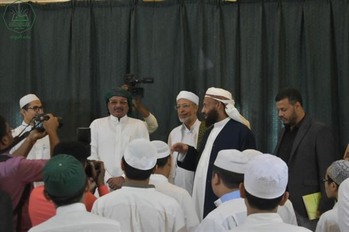 وزير الأوقاف والإرشاد يزور كلية الشريعة والقانون بجامعة الأحقاف