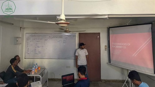 كلية هندسة وعلوم الحاسوب بجامعة الاحقاف تدشن برنامج العروض التقديمية تحت اشراف وحدة اللغة الانجليزية 