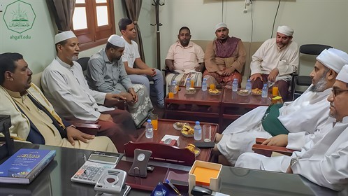 عميد كلية الشريعة والقانون جامعة الأحقاف يستقبل مدير عام مديرية تريم