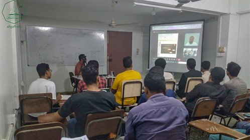 كلية هندسة وعلوم الحاسوب تقيم محاضرة في مادة Artificial Intelligence