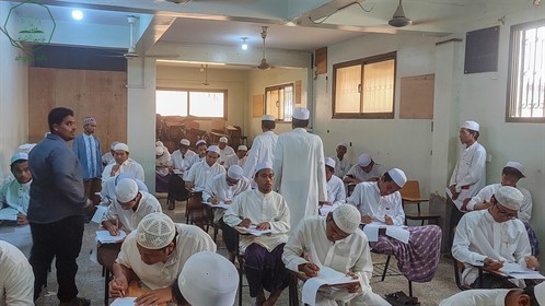 جامعة الأحقاف تُدشن إمتحانات الفصل الدراسي الثاني بكلية الشريعة والقانون للعام 2022م-2023م