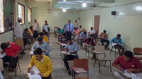 جامعة الأحقاف تدشن امتحانات الفصل الدراسي الأول بكلية الادارة والاقتصاد للعام الجامعي 