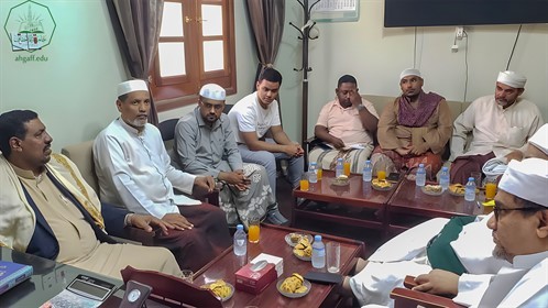 عميد كلية الشريعة والقانون جامعة الأحقاف يستقبل مدير عام مديرية تريم