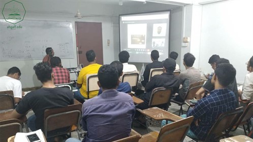 كلية هندسة وعلوم الحاسوب تقيم محاضرة في مادة Artificial Intelligence