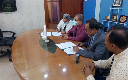 مركز بحوث حضرموت بجامعة الاحقاف يوقع مذكرة تفاهم وتعاون مع مركز الدراسات الإنسانية والاجتماعية