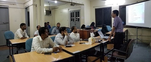 سيمينار بعنوان كيف تكتب بحث علمي محكم بجامعة الأحقاف