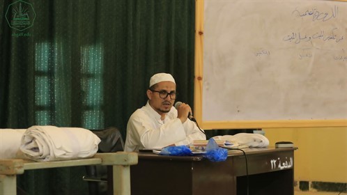 وحدة شوون الخرجين بالتنسيق مع عمادة كلية الشريعة والقانون وكلية البنات والاتحاد الاندونيسي