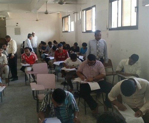 أكثر من 1480 طالبا وطالبة في كليات جامعة الأحقاف يؤدون امتحانات نهاية العام الجامعي
