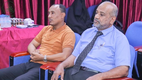 مدير وحدة الخريجين بجامعة الأحقاف يكرم مندوبي الوحدة بالكليات