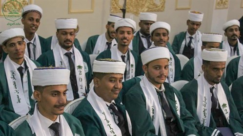 جامعة الاحقاف تحتفل بتخريج 74 طالبا من كليتي هندسة وعلوم الحاسوب والإدارة والاقتصاد للعام الجامعي 2021-2022