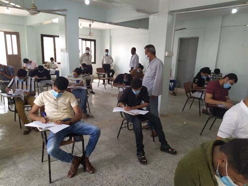 جامعة الاحقاف تدشن الإمتحانات النهائية للفصل الدراسي الثاني