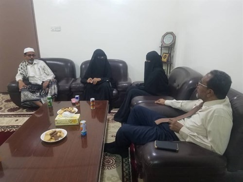 رئيسة اللجنة الوطنية للمرأة في زيارة لجامعة الأحقاف