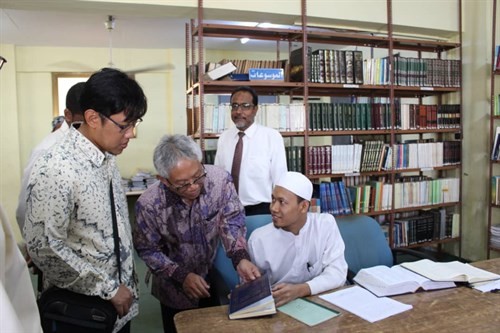 نائب رئيس جامعة الأحقاف يلتقي بالسفير الأندونيسي لدى عمان والقائم بأعمال السفارة اليمنية