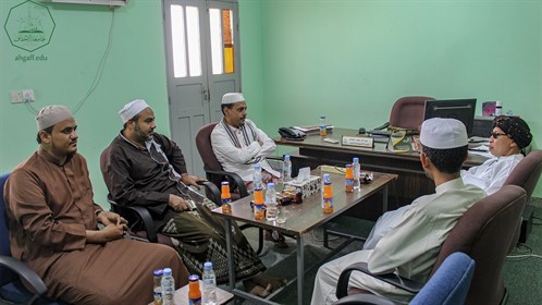 جامعة الأحقاف تستقبل البروفيسور يحيى الحمزوري زين المعارف مدير معهد البهجة بإندونيسيا