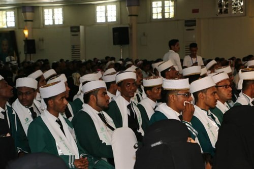 جامعة الأحقاف تحتفل بتخرج دفعة جديدة من كلية الادارة والاقتصاد وكلية البنات