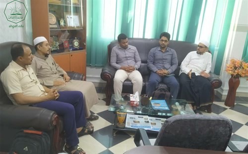 وحدة شؤون الخريجين بجامعة الاحقاف في زيارة لغرفة تجارة وصناعة حضرموت