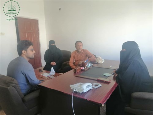 وحدة شؤون الخريجين بجامعة الاحقاف في زيارة لمؤسسة الخريجين