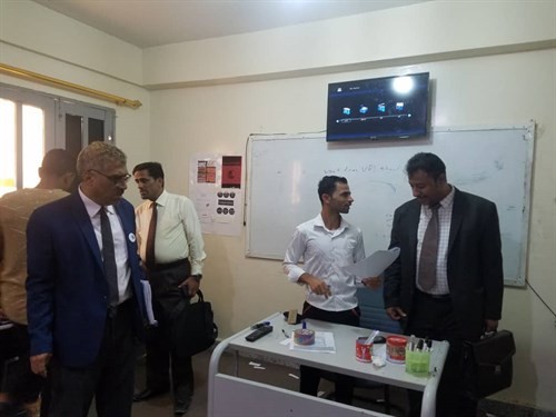 وفد من وزارة التعليم العالي يزور جامعة الأحقاف