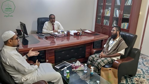 جامعة الأحقاف تستقبل مندوب طلاب محافظة المهرة للترتيب لدى الجامعات بمحافظة حضرموت