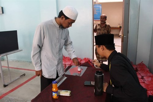 جامعة الأحقاف ترعى الانتخابات الرئاسية الاندونيسية بمدينة المكلا