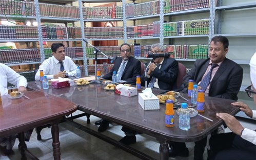 وفد ورزارة التعليم العالي في زيارة تفقدية لكلية الشريعة والقانون بجامعة الأحقاف