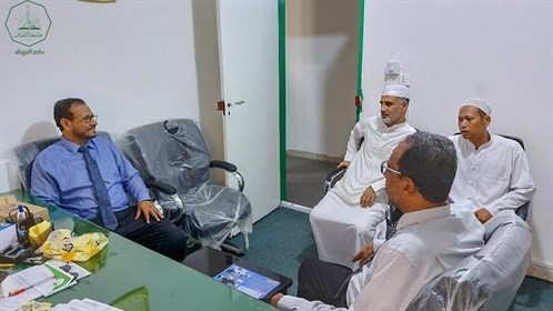 جامعة الأحقاف تستقبل رئيس جامعة العادل برئاسة الجامعة