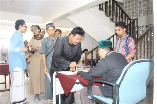 جامعة الأحقاف ترعى الانتخابات الرئاسية الاندونيسية بمدينة المكلا