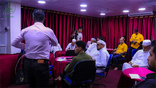 جامعة الأحقاف تنظم دورة تدريبية بعنوان مهارات التخطيط التشغيلي ومؤشرات الأداء