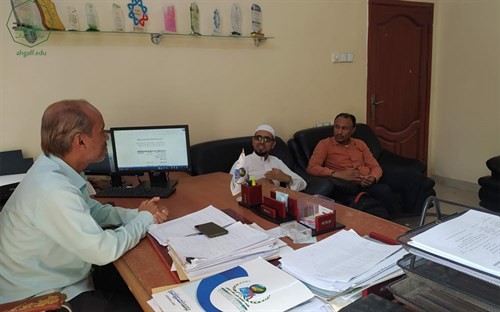 وحدة شؤون الخريجين بجامعة الاحقاف في زيارة لمؤسسة الصندوق الخيري للطلاب المتفوقين