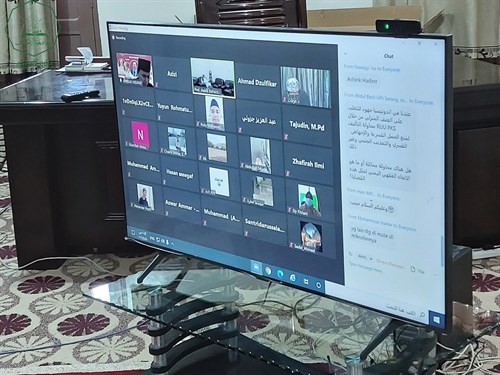 رئيس جامعة الاحقاف يشارك في الندوة العالمية بعنوان الإتجاه الفقهي في قانون الاحوال
