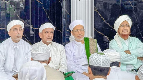 جامعة الأحقاف تفتتح مسجد كلية الشريعة والقانون بتريم