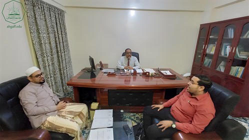 جامعة الأحقاف توقع مذكرة تفاهم مع مؤسسة قلم للابداع