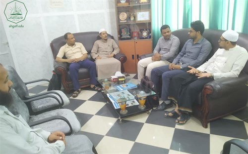 وحدة شؤون الخريجين بجامعة الاحقاف في زيارة لغرفة تجارة وصناعة حضرموت