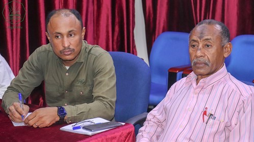 وحدة اللغة الإنجليزية بجامعة الأحقاف تقيم ورشة عمل بعنوان بناء الاختبارات التحصيلية لمقررات اللغة الإنجليزية