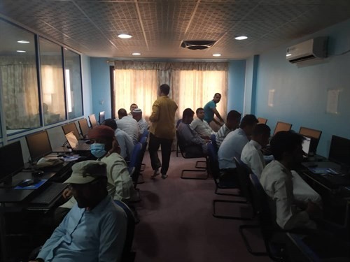 جامعة الاحقاف تقيم دورة تدريببة لهيئة التدريس في برامج Zoom cloud meeting و Google Classroom