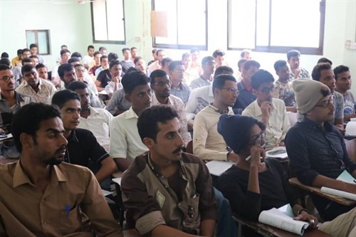 بدء العام الدراسي بجامعة الأحقاف