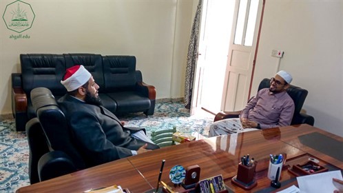 نائب رئيس جامعة الاحقاف يستقبل الشيخ الدكتور أحمد محمد السيد الشوبكي خريج الأزهر الشريف