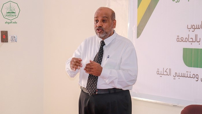 كلية هندسة وعلوم الحاسوب بجامعة الأحقاف تقيم اليوم المفتوح لطلابها