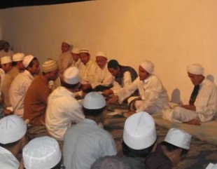 اتحاد الطلبة الإدونيسيين بالجامعة يحيي ذكرى الإسراء والمعراج بالسكن الداخلي