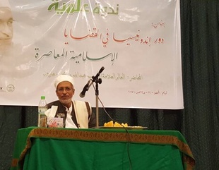 رئيس الجامعة يعقد ندوة علمية