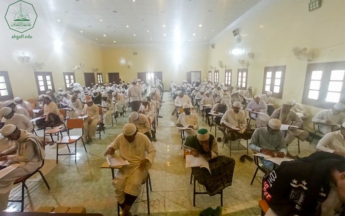 بدء الامتحانات الفصلية في كلية الشريعة والقانون للعام الجامعي ٢٠٢١- ٢٠٢٢ م