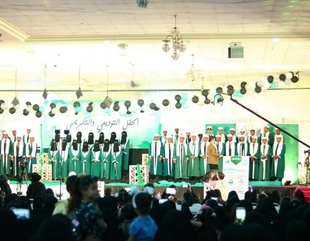 جامعة الأحقاف تحتفل بتخرج دفعة جديدة من كلية الادارة والاقتصاد وكلية البنات