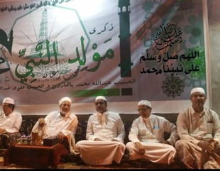 جامعة الأحقاف تحتفل مع طلابها بالمولد النبوي الشريف