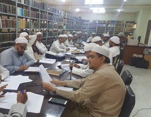 منتدى البحث العلمي بكلية الشريعة والقانون بجامعة الأحقاف يستأنف عقد جلساته البحثية