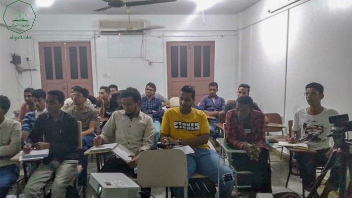 كلية هندسة وعلوم الحاسوب تقيم محاضرة في مادة "Artificial Intelligence"