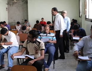 تدشين امتحانات نهاية الفصل الأول بجامعة الأحقاف